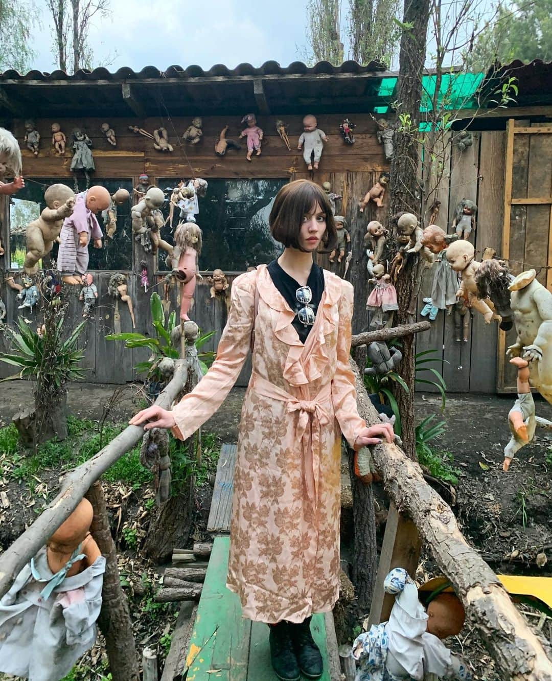 アリソン・ハーバードのインスタグラム：「La Isla de las Muñecas | @revolve」