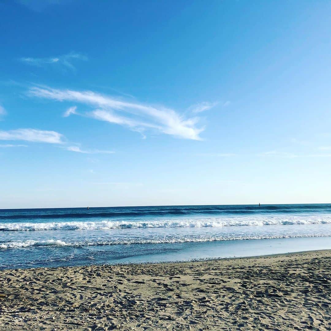 松井玲奈さんのインスタグラム写真 - (松井玲奈Instagram)「最近撮影で海に行きがち。 静かな海はとても好きです。 さむーいって言いながら海でぼーっとしてたいですね。」11月19日 11時15分 - renamatui27