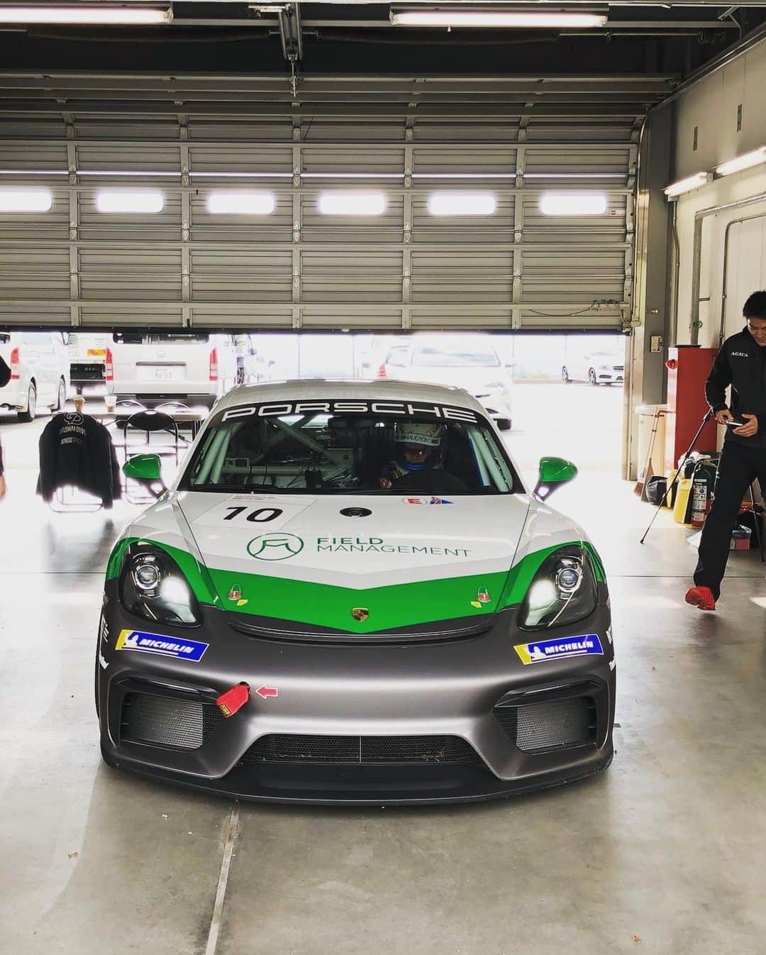 井出有治さんのインスタグラム写真 - (井出有治Instagram)「【FIELD MANAGEMENT RACING】  来季に走るドライバーのオーディション。 コンディションは👍🏼 #fieldmanagement #fieldmanagementracing #porsche #gt4 #raizin #fujispeedway」11月19日 11時34分 - yuji_ide_official