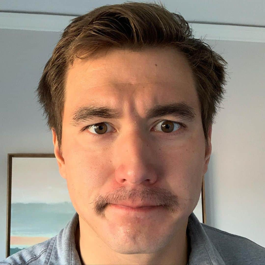 ネイサン・エイドリアンのインスタグラム：「Progress report: two weeks in and my ‘Mo is coming in nicely! The thin nature of my facial hair means I get the beard dye on my skin and that stuff burns! . There is still time to donate! Link in bio」