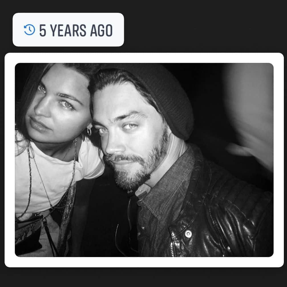 のインスタグラム：「When it’s right, time ceases to be. A place without beginning or end. 5 years could be 10, could be 20, could be 100. Could be one minute, could be one moment. A glance, a breath, an embrace. Since time is all we have on this planet I’ll settle for För Alltid. Jag älskar dig älskling. 😘」