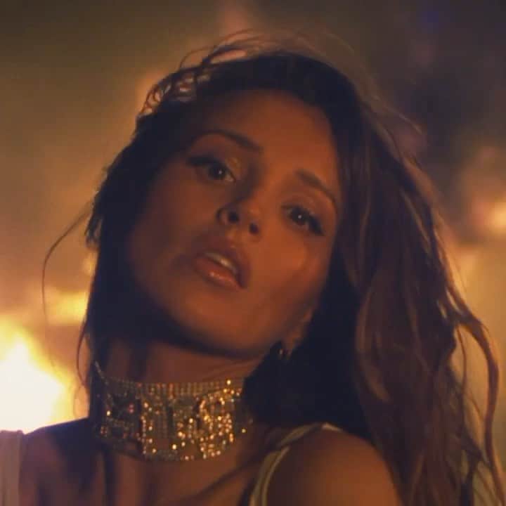 ヴォイチェフ・シュチェスニーのインスタグラム：「So proud of my babe @marina_official  Check her new single 🔥 #News  ft. Kabe @yngpolonais (Link in bio)」