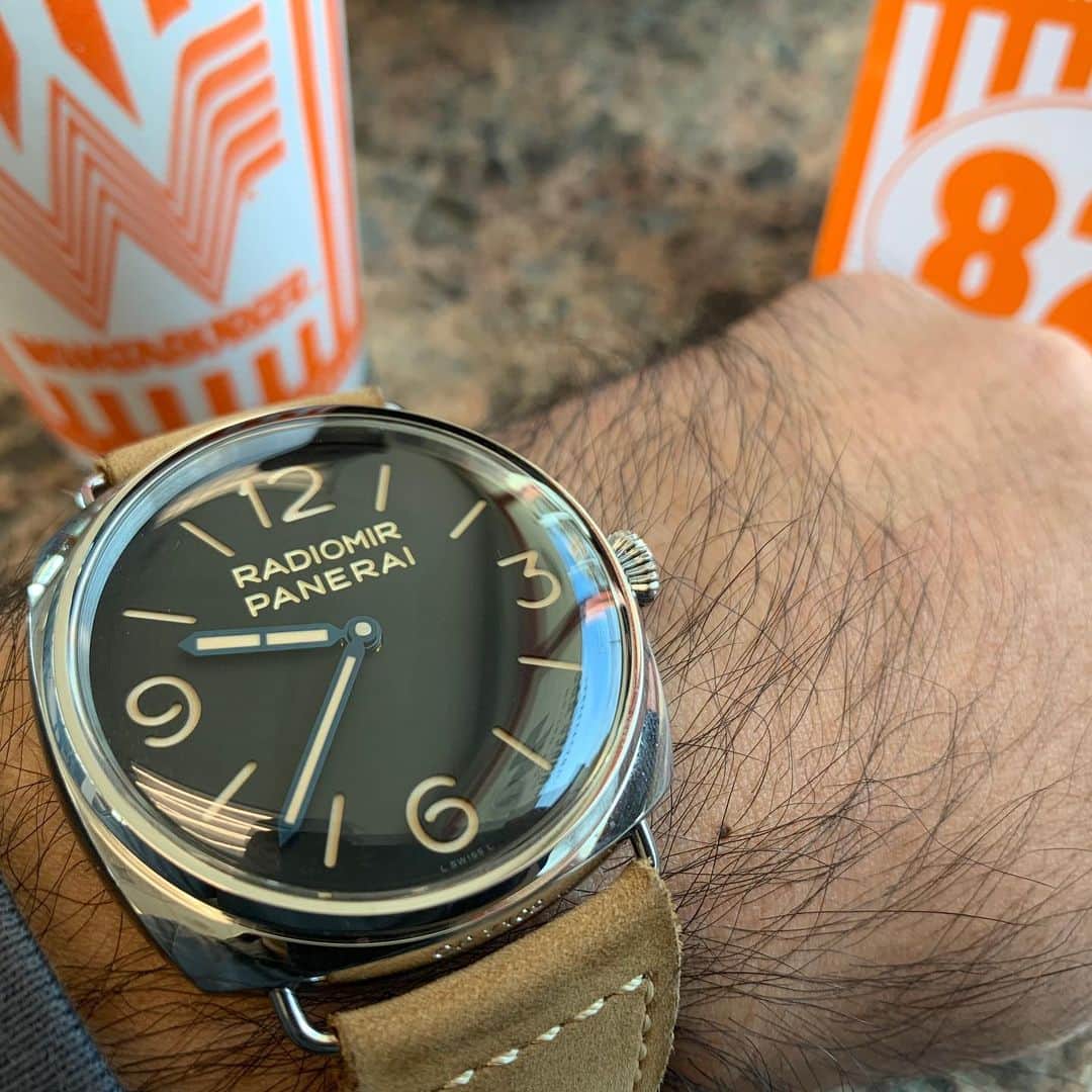 パネライのインスタグラム：「If you don’t know then you need to ask somebody about the #Whataburger life. My buddy @jtm893 pairing it nicely with the #Panerai #PAM720 47mm Radiomir. #paneraicentral」