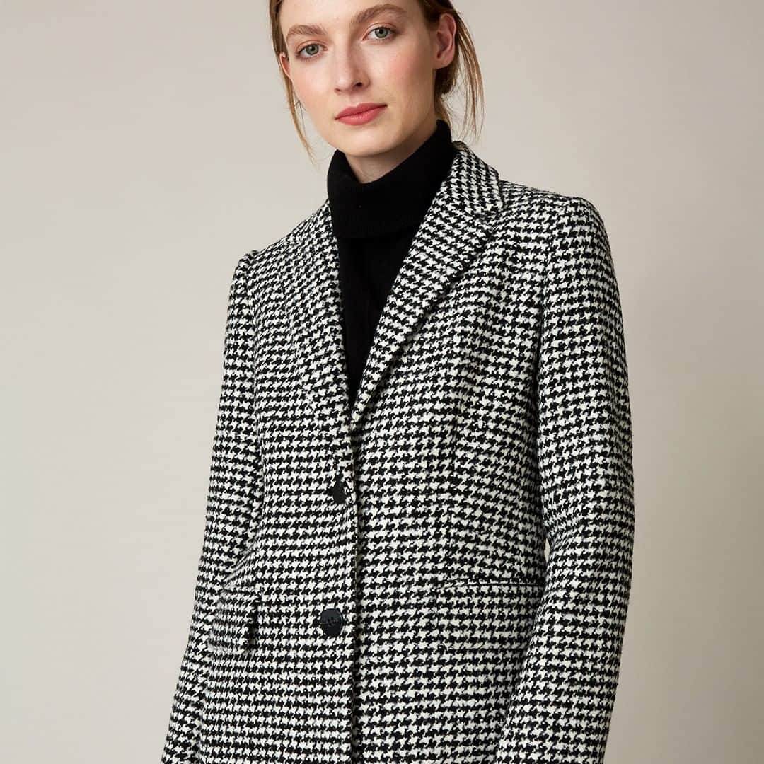 のインスタグラム：「Finish your look with a coat that is as practical and polished as it is statement.  Shop our Houndstooth A line coat by tapping the link in our bio. #jeagerstyle #womenscoat」