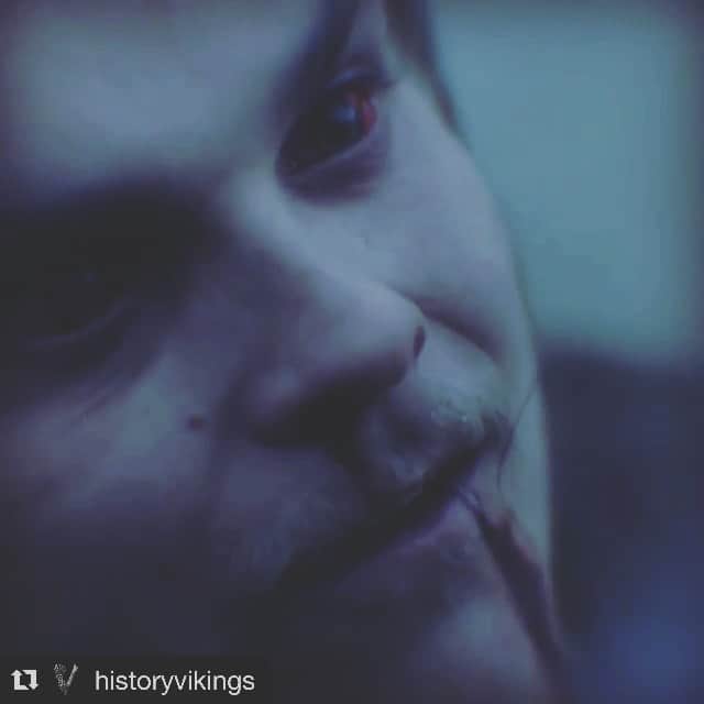 キャサリン・ウィニックのインスタグラム：「So proud to announce my directorial debut on this season of #VIKINGS. Here is a sneak peak of episode 608, a pivotal scene with the talented @marcoilsoe & @jordan_patrick_smith. 🎬#Director」
