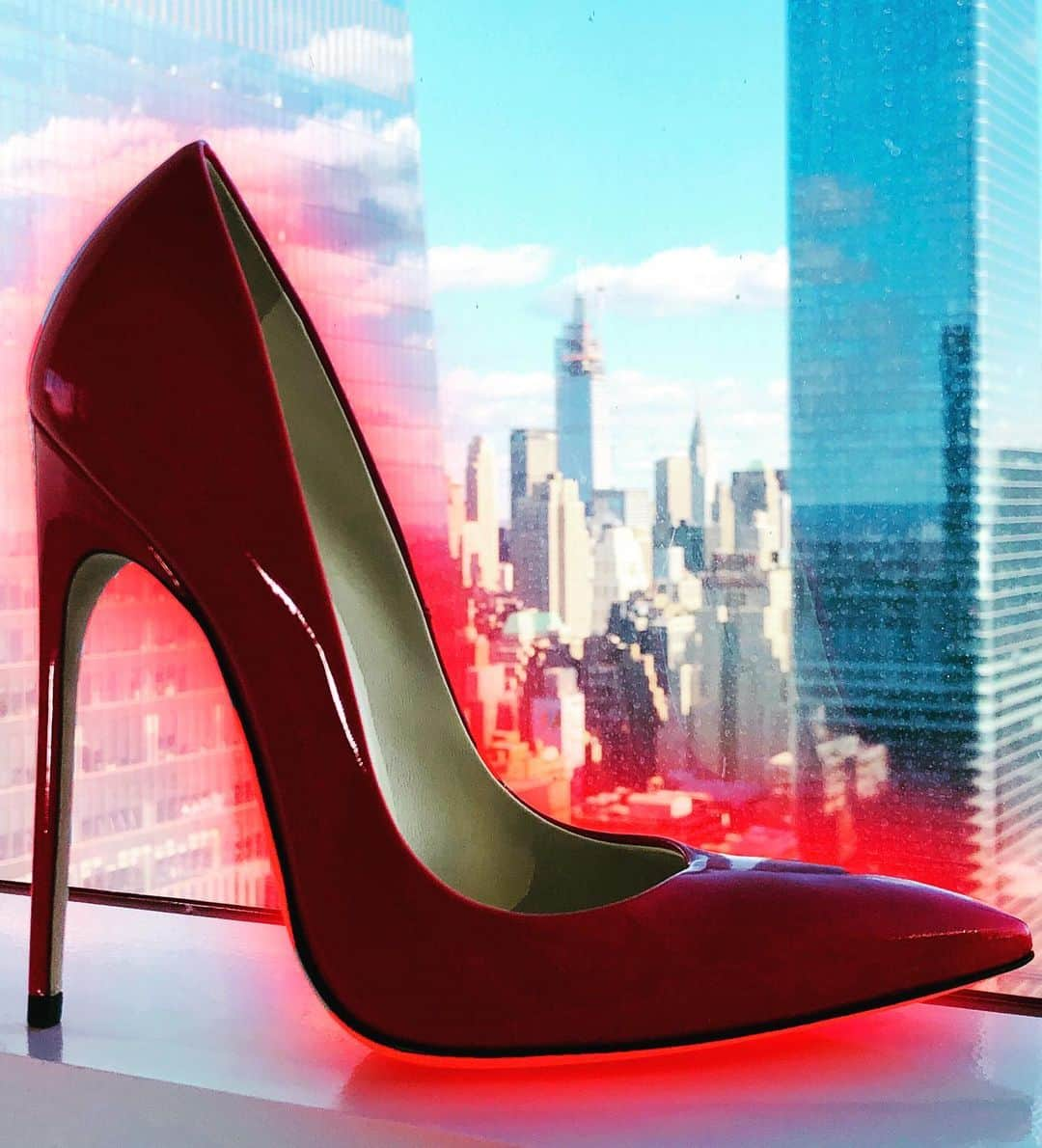 ブライアンアトウッドさんのインスタグラム写真 - (ブライアンアトウッドInstagram)「Skyscrapers aren’t just reserved for buildings anymore. My FM pump in Red patent leather... For more info email: Clientservices@brianatwood.com #skyscrapers #highheels #red #sickshoes #130 #onlyforthebrave #fashion #pumps #madeinitaly #brianatwood #nyc #classic」11月19日 5時43分 - brian_atwood