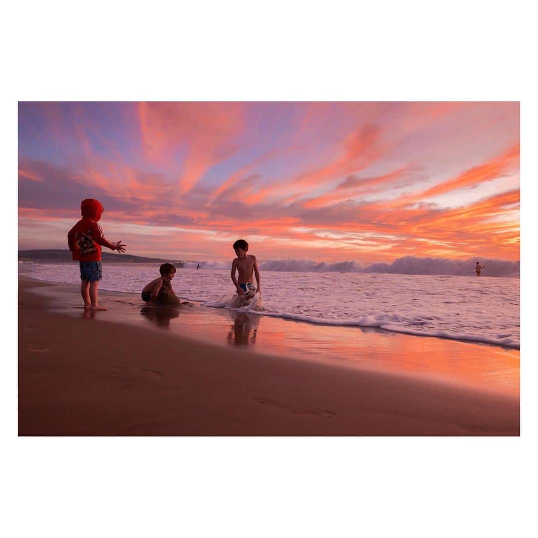 Pete Halvorsenのインスタグラム：「After a really warm day...we were treated to a beautiful sunset tonight. Hope you got a chance to take it in yourself. . #LeicaSL」