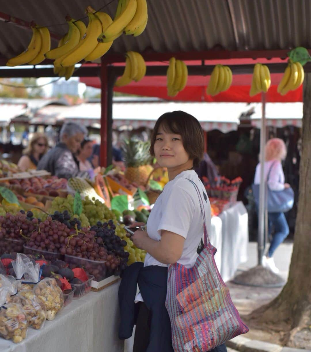 小武芽生さんのインスタグラム写真 - (小武芽生Instagram)「安くてフレッシュな美味しい野菜やフルーツが、たくさん売ってる市場が日本にもっとあればいいのに🙄 これはスロベニア🇸🇮 #freshfruit #freshveggies  写真はしげきより  @yuki_hiroshige」11月19日 12時04分 - mei_kotake