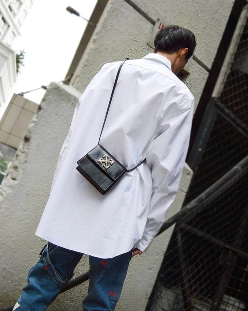 OFF-WHITE C/O VIRGIL ABLOHさんのインスタグラム写真 - (OFF-WHITE C/O VIRGIL ABLOHInstagram)「men's Off-White™ look now available at @off___white____kualalumpur store」11月19日 12時00分 - off____white