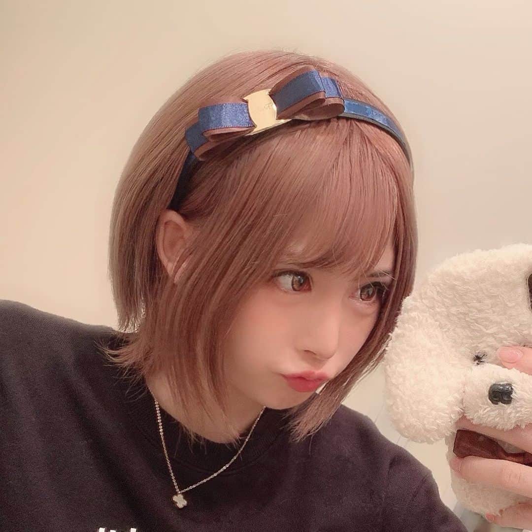 らむめろさんのインスタグラム写真 - (らむめろInstagram)「カチューシャ着用写メ🎀﻿ ﻿ これからもどんどんバリエーション﻿ 増やしてくね˙˚ʚ(　•ω•　)ɞ˚˙﻿ ﻿ ﻿ #instagood #instagramer #instalike #instalove #followme #followgram #japanesegirl #goodday #swag #selfie #me #안녕 #라무메로 #feminine #handmade #handmadeheadband #headband #furheadband #hairaccessory  #minkfur #pink #satinribbon #ミンクファー #ミンクファーカチューシャ #ミンクファーアクセサリー #リボン #リボンカチューシャ #ハンドメイド #メルカリにて販売中 #ЯMMRhandmade」11月19日 6時51分 - ramumero_