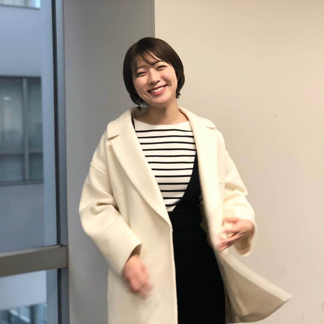 フジテレビ「めざましテレビ」さんのインスタグラム写真 - (フジテレビ「めざましテレビ」Instagram)「11月18日（月）きょう何着て行く？ ・ ファッション雑誌CanCamとコラボした お天気コーナー「きょう何着て行く？」 阿部華也子ちゃんの毎日のコーデを紹介♪ ・ 【きょうのコーデ】 コート→#セルフォード 2万7000円 ニット付きジャンパースカート→#リランドチュール 9500円 靴→#セヴントゥエルヴサーティ 1万9000円 ピアス→#モーヴバイステラ 3900円 ・ 【コーデのポイント】 今シーズン注目のニット素材を重ねる ニットONニットスタイルで今っぽく✨ 同じ素材を重ねる時はボーダーなどの柄モノを合わせたり、 マーメイドシルエットのボトムなどで立体的に見せると うまくまとまりますよ🍀 ・ #めざましテレビ #きょう何着て行く？ #阿部華也子 #今日のコーデ#コーデ #CanCam #今日のファッション#ootd #きょう何着て行く？は月〜金朝6時22分ごろ放送！」11月19日 6時56分 - mezamashi.tv