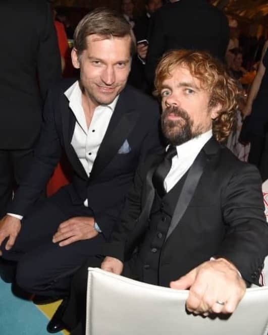 ピーター・ディンクレイジのインスタグラム：「🦁🦁」