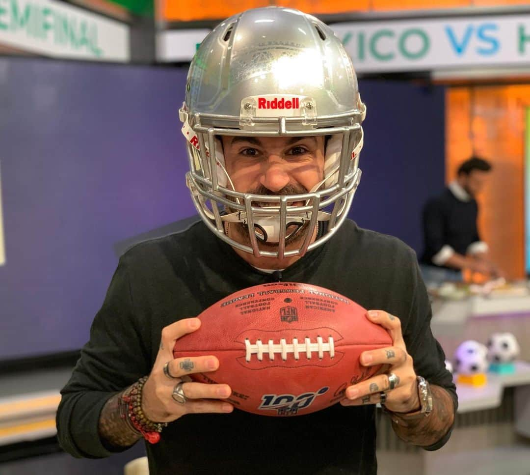 マルク・クロサスさんのインスタグラム写真 - (マルク・クロサスInstagram)「¡Hoy va a ser un gran día @nflmx! #MondayNightFootball en el #EstadioAzteca 🇲🇽 ¿Quién lo gana?」11月19日 7時31分 - marccrosas