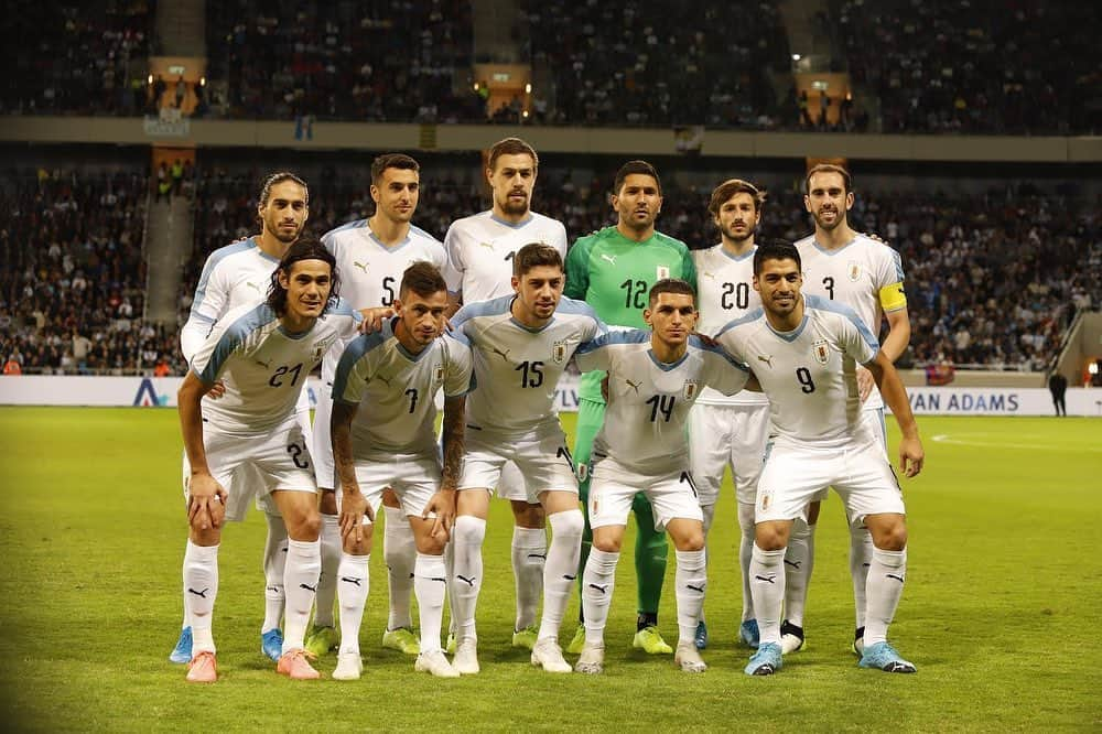 ルイス・アルベルト・スアレスさんのインスタグラム写真 - (ルイス・アルベルト・スアレスInstagram)「Buenas sensaciones en un lindo partido para seguir creciendo !!!! Vamos Uruguay !!!! 💪💪🇺🇾🇺🇾」11月19日 7時26分 - luissuarez9