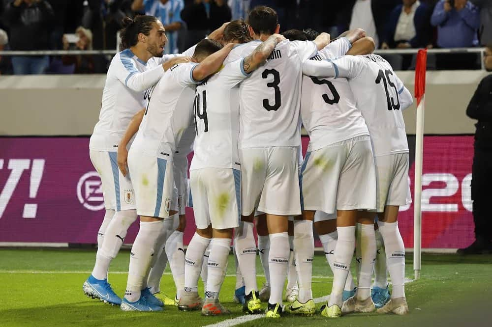 ルイス・アルベルト・スアレスさんのインスタグラム写真 - (ルイス・アルベルト・スアレスInstagram)「Buenas sensaciones en un lindo partido para seguir creciendo !!!! Vamos Uruguay !!!! 💪💪🇺🇾🇺🇾」11月19日 7時26分 - luissuarez9