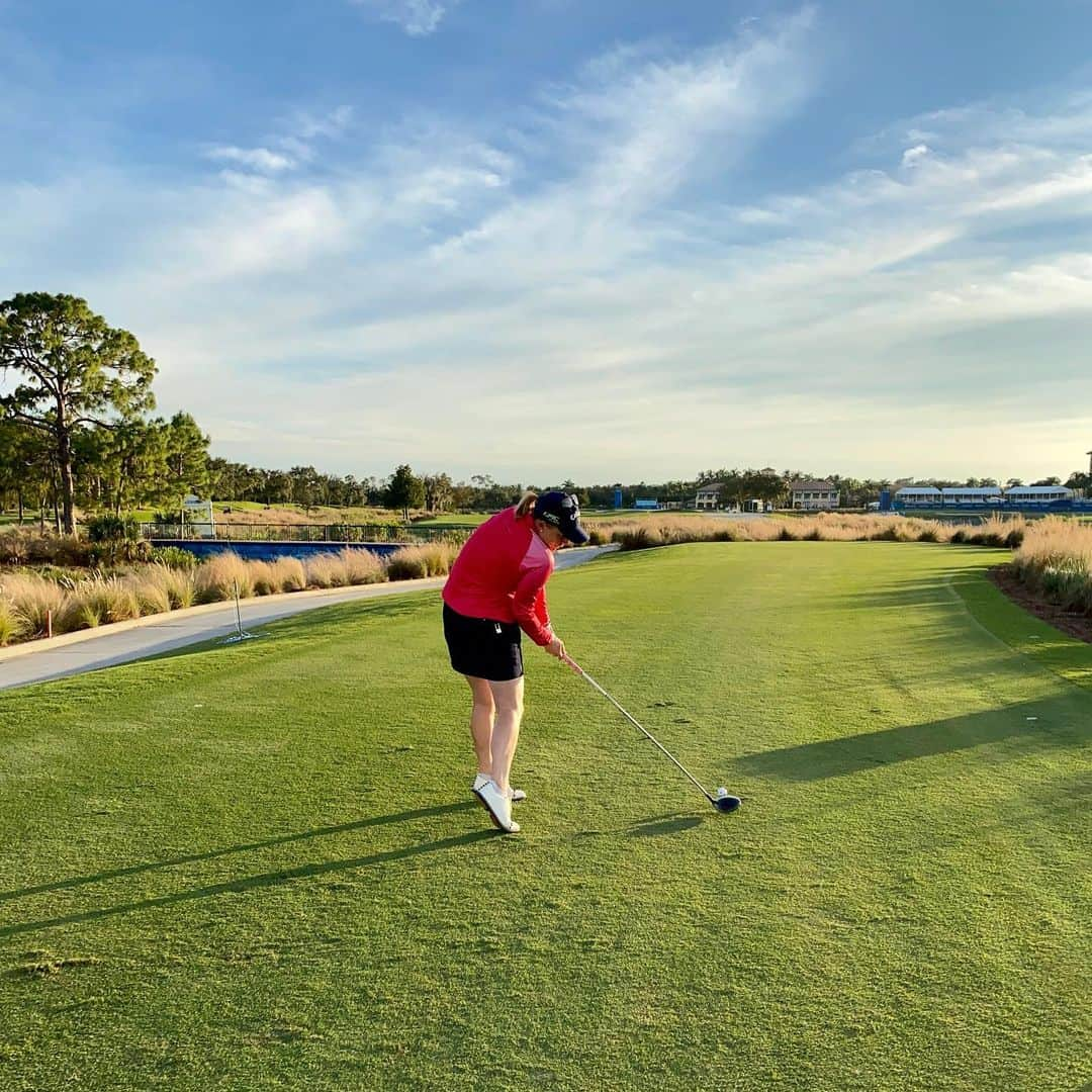 モーガン・プレッセルさんのインスタグラム写真 - (モーガン・プレッセルInstagram)「Gorgeous weather for a late nine! Not a bad way to spend a Monday afternoon... ⛳️」11月19日 7時28分 - mpressel