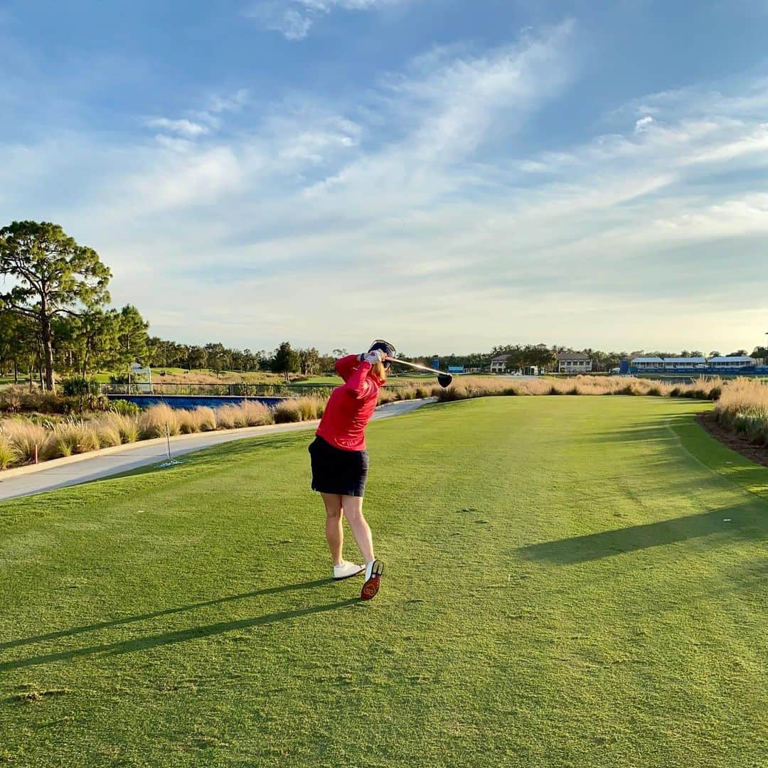 モーガン・プレッセルさんのインスタグラム写真 - (モーガン・プレッセルInstagram)「Gorgeous weather for a late nine! Not a bad way to spend a Monday afternoon... ⛳️」11月19日 7時28分 - mpressel