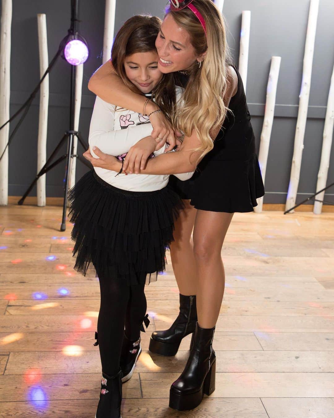 ソフィア・バルビのインスタグラム：「Mi reina, mi mini yo! #delfi te amo❤️❤️」