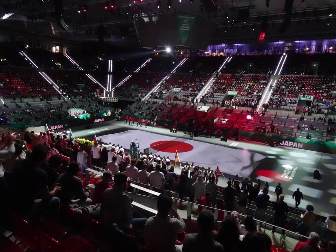 内山靖崇さんのインスタグラム写真 - (内山靖崇Instagram)「🇯🇵🇯🇵🇯🇵 @daviscupfinals  #openingceremony  #daviscupfinals」11月19日 7時34分 - yasutaka0805