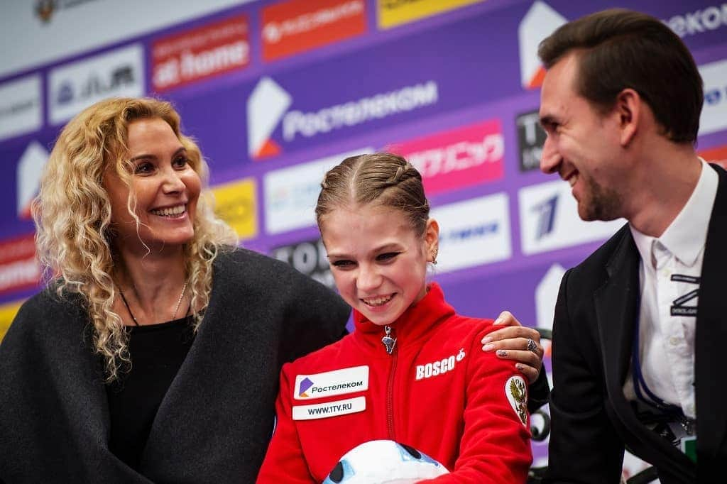 ISUグランプリシリーズさんのインスタグラム写真 - (ISUグランプリシリーズInstagram)「These were our picks for the best pictures of Rostelecom Cup, but which one is your favorite? 💬  #GPFigure #FigureSkating 📸: @jmfotoz」11月19日 7時48分 - isufigureskating_x