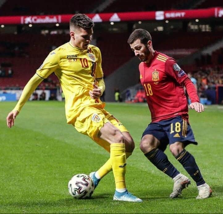 ホセ・ルイス・ガヤのインスタグラム：「Siempre un orgullo.. 🇪🇸🇪🇸 @sefutbol」