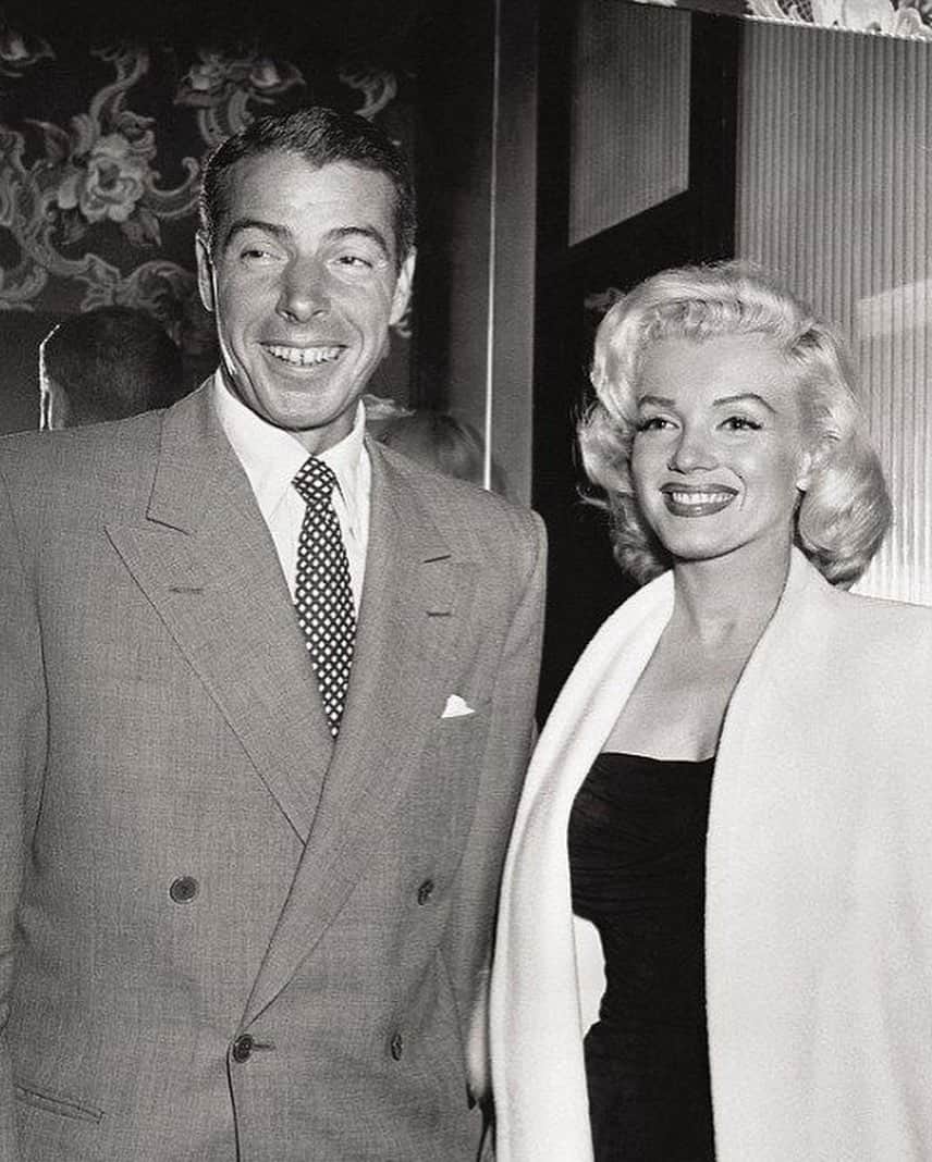 マリリン・モンローさんのインスタグラム写真 - (マリリン・モンローInstagram)「The way she looked at him ❤️ Marilyn with her second husband Joe DiMaggio」11月19日 8時46分 - welovemarilyn