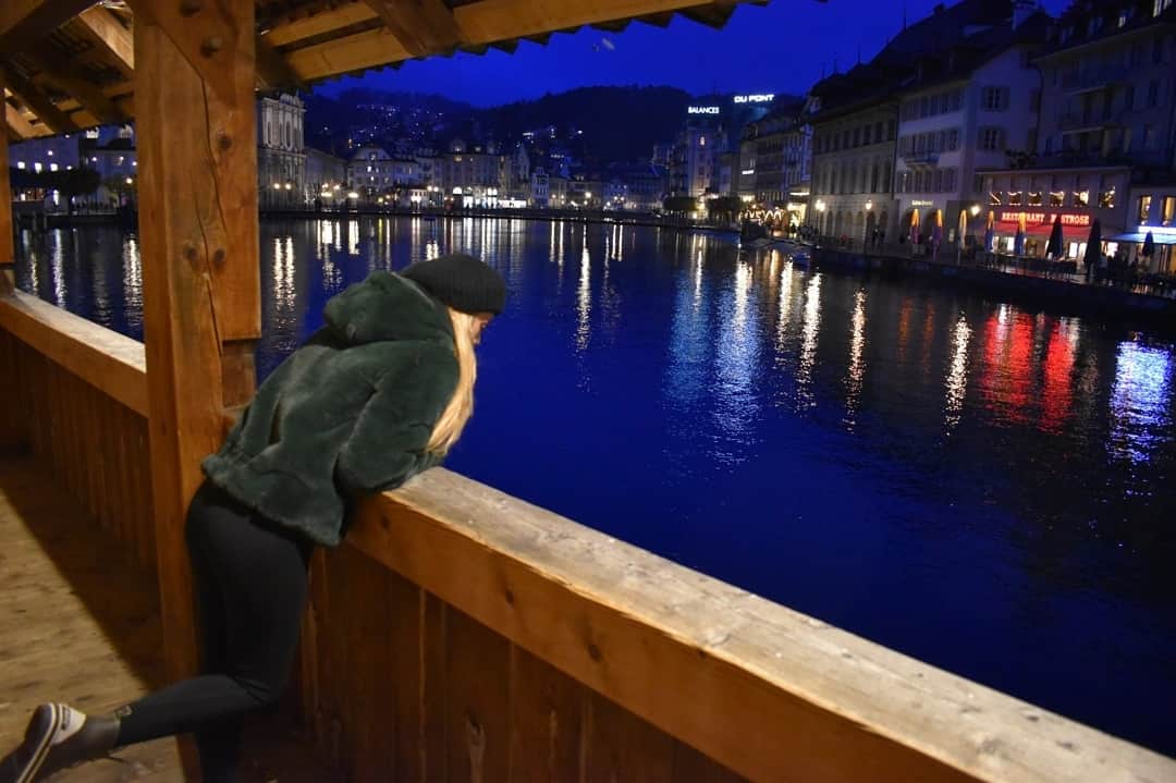 レクシー・ベルさんのインスタグラム写真 - (レクシー・ベルInstagram)「Lucerne, Switzerland 🖤」11月19日 8時53分 - omgitslexi