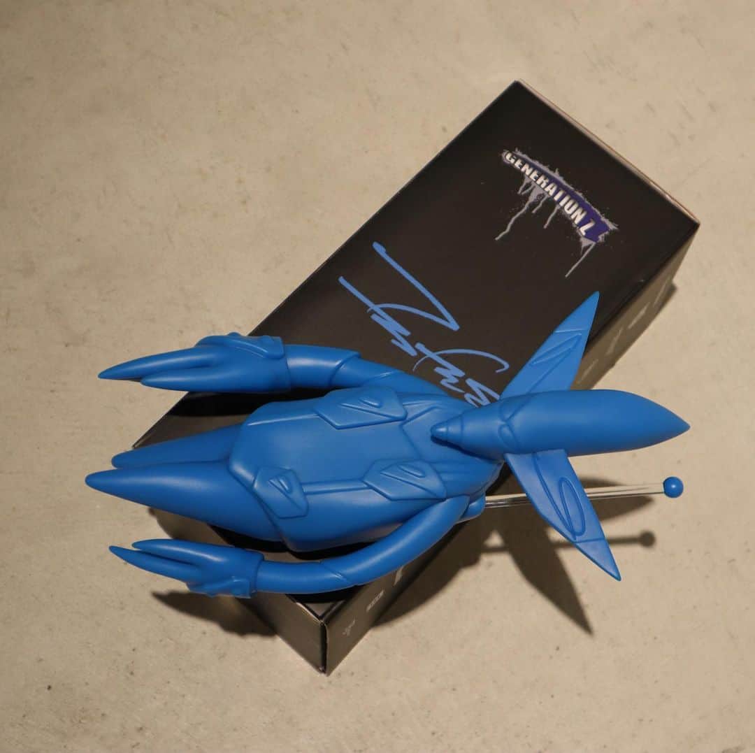 DOVER STREET MARKET GINZAさんのインスタグラム写真 - (DOVER STREET MARKET GINZAInstagram)「GENERATION Z gift shop by FUTURA featuring the exclusive retail launch of the Tokyo-only blue FL-001 figure, collaborative items with Agnès b., WTAPS, Eyefunny, and Kuumba—as well as a live apparel customization experience by Futura Laboratories launches Wednesday 20th November 6:30pm at Dover Street Market Ginza 6F @futuradosmil @futuralaboratories Huge thanks to @cavempt @yoshifumiegawa for supporting the Event」11月19日 9時59分 - doverstreetmarketginza