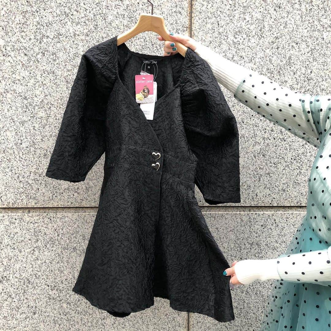 のインスタグラム：「. 🧼【 sister jane 】🧼 . new arrival🖤 . one piece item no：6126-2651 price：12,800+tax . @beams_kobe ☎️078-335-2720 #beams#bprbeams#beamsplus#beamsboy#raybeams#beamst#sisterjane#onepiece#tulle#blouse#womensfashion#womensstyle#instastyle#instafashion#instagood#outfit#outfitoftheday#fashion#ootd#beamskobe#kobe#japan#ビームス#レイビームス#ビームスボーイ#シスタージェーン#ワンピース」