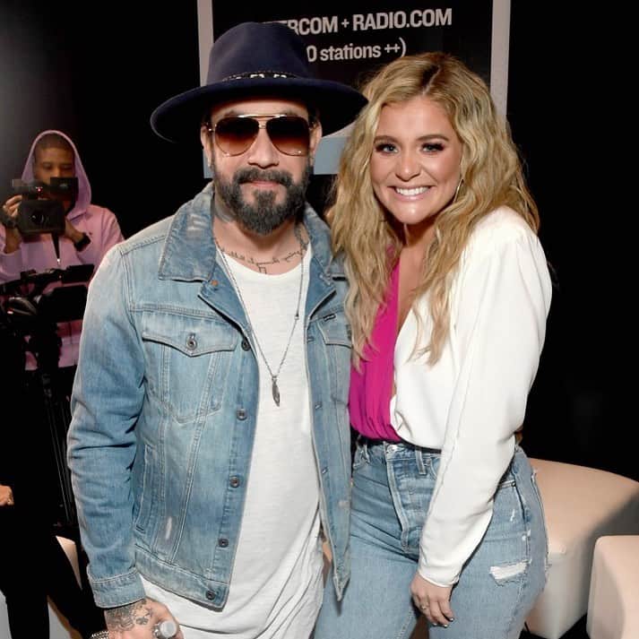 A.J.のインスタグラム：「Don’t forget to vote for my friend and superstar @laurenalaina in the finals tonight! Text Lauren to 21523 ten times, and then go vote 10 more times on ABC #DWTS」