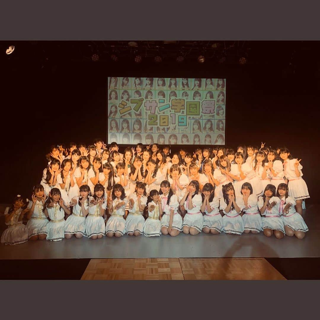 髙橋莉瑚さんのインスタグラム写真 - (髙橋莉瑚Instagram)「😊シブサン学園祭‼️楽しかったです🎶パフォーマンス頑張りました！ 久しぶりのランウェイ👠少し緊張😀 みなさんありがとうございました。 お写真もたくさんありがとうございます✨これからも頑張りますので宜しくお願いします💕 #RIKORIN #JKモデル #シブサン学園祭 #シブサン #シブサンプロジェクト  #グリーンクラス　🍀 #プラチナムプロダクション #ファッションショー #応援してね #カープ女子 🎏♥️ #follow」11月19日 21時12分 - rikorin_0927