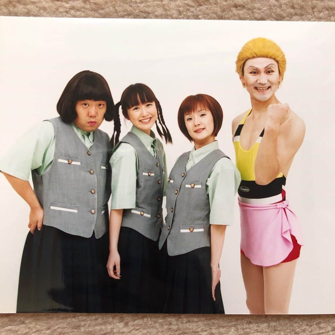 千秋さんのインスタグラム写真 - (千秋Instagram)「なんだこれー？ さっぱり覚えてない。 だけどナンチャンwww 誰か覚えてる方いますかー？  #倉庫片付けてたら昔の写真出てきたシリーズ 22 #ウリナリコントライブ #南原清隆 #天野ひろゆき #山川恵里佳 #千秋 #ウリナリ #ウリナリコントライブ」11月19日 19時46分 - chiaki77777