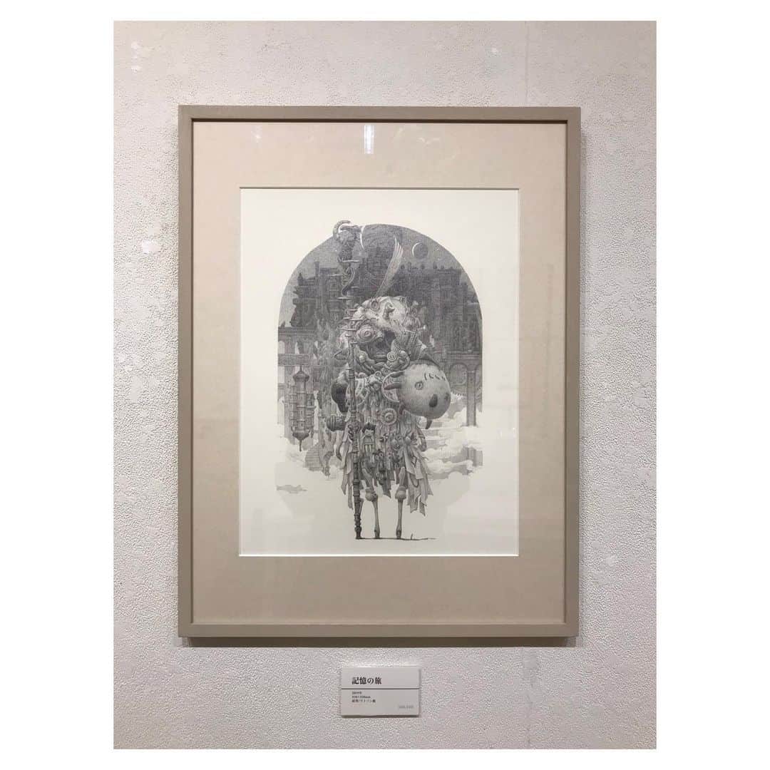 二見悠のインスタグラム：「土田圭介さんの展示 ご本人にもお会いできて鉛筆画の工程など色々とお話を聞けた。 明日まで」