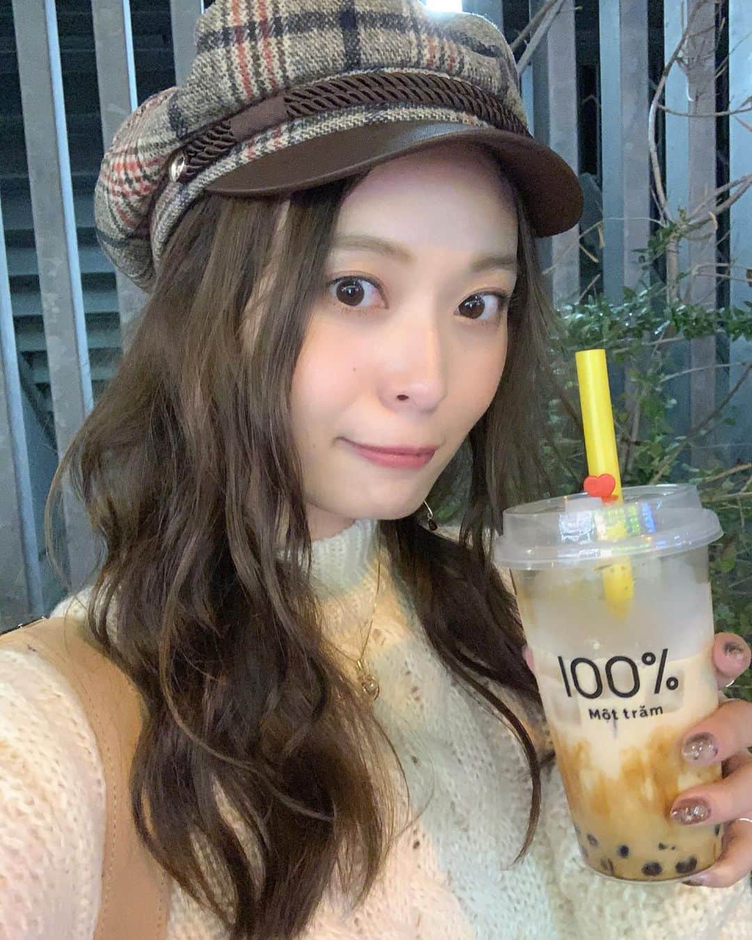 のインスタグラム：「♡♡﻿ ﻿ ﻿ モッチャム🥤⭐️﻿ ﻿ ﻿ ここのタピオカ美味しい🥴💓﻿ ﻿ ﻿ ミルク感強めで結構好き🙊🌷﻿ ﻿ ﻿ 甘めで濃いのがやっぱ好きやなぁ🤭💕﻿ ﻿ ﻿ #モッチャム #タピオカ #タピ活 #カフェ #cafe #黒糖タピオカ #黒糖ミルク #黒糖 #ミルク #milk #cafe #カフェ#カフェ巡り #東京カフェ #巡り好きな人と繋がりたい #おしゃれカフェ #美味しい #原宿 #梅田 #原宿タピオカ」