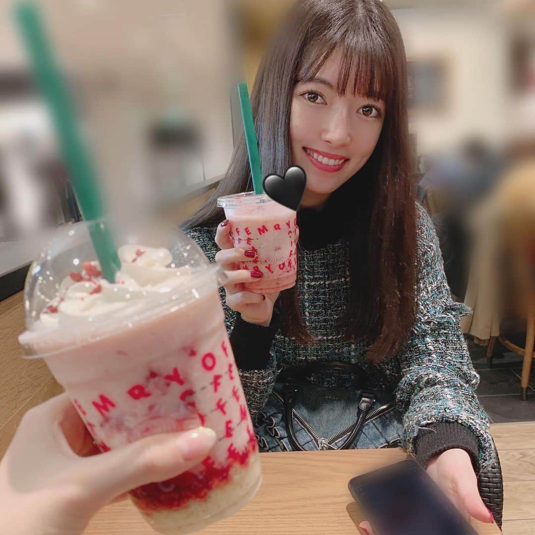 日下部美愛のインスタグラム：「🤍 はるちゃんと久しぶりに会ったのー！ SNS載せるの初めてだけど、結構連絡取ったりしてたんだあ めちゃくちゃ面白いし居心地良くて一生笑ってた🥱🥱 2枚目のプリクラ別人すぎるけど載せる〜 . . #プリクラ #starbucks #photo #japan #model #me #hair #fashion #makeup #selfie #followme #instagood #camera #instadaily #dailylook #selfie #한국 #맞팔 #사진 #데일리 #데일리룩 #인스타사진 #인스타그램 #일본인 #패션 #패션스타그램」