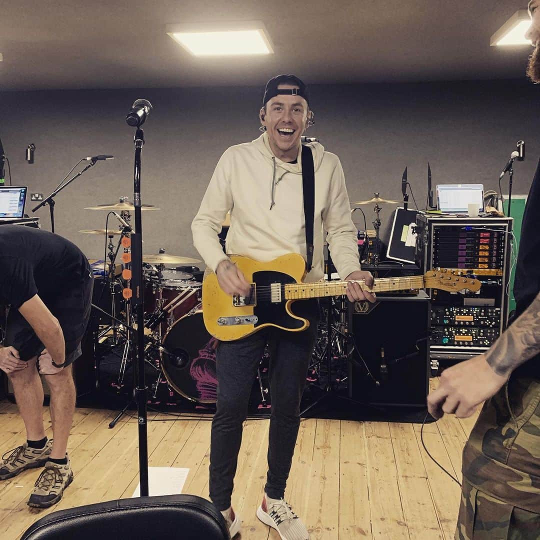 ハリー・ジャッドさんのインスタグラム写真 - (ハリー・ジャッドInstagram)「Final prep for tomorrow 🤟🏼🤟🏼🤟🏼 @dannyjonesofficial @tomfletcher @idougahole #O2」11月19日 20時42分 - harryjudd