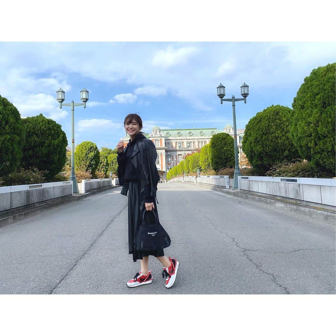 田尻夏樹（なつきんぐ）さんのインスタグラム写真 - (田尻夏樹（なつきんぐ）Instagram)「ブラックコーデ😎✨ . . このスニーカー褒めてもらえるからって ヘビロテ中。単純。」11月19日 21時05分 - tajiri_natsuki