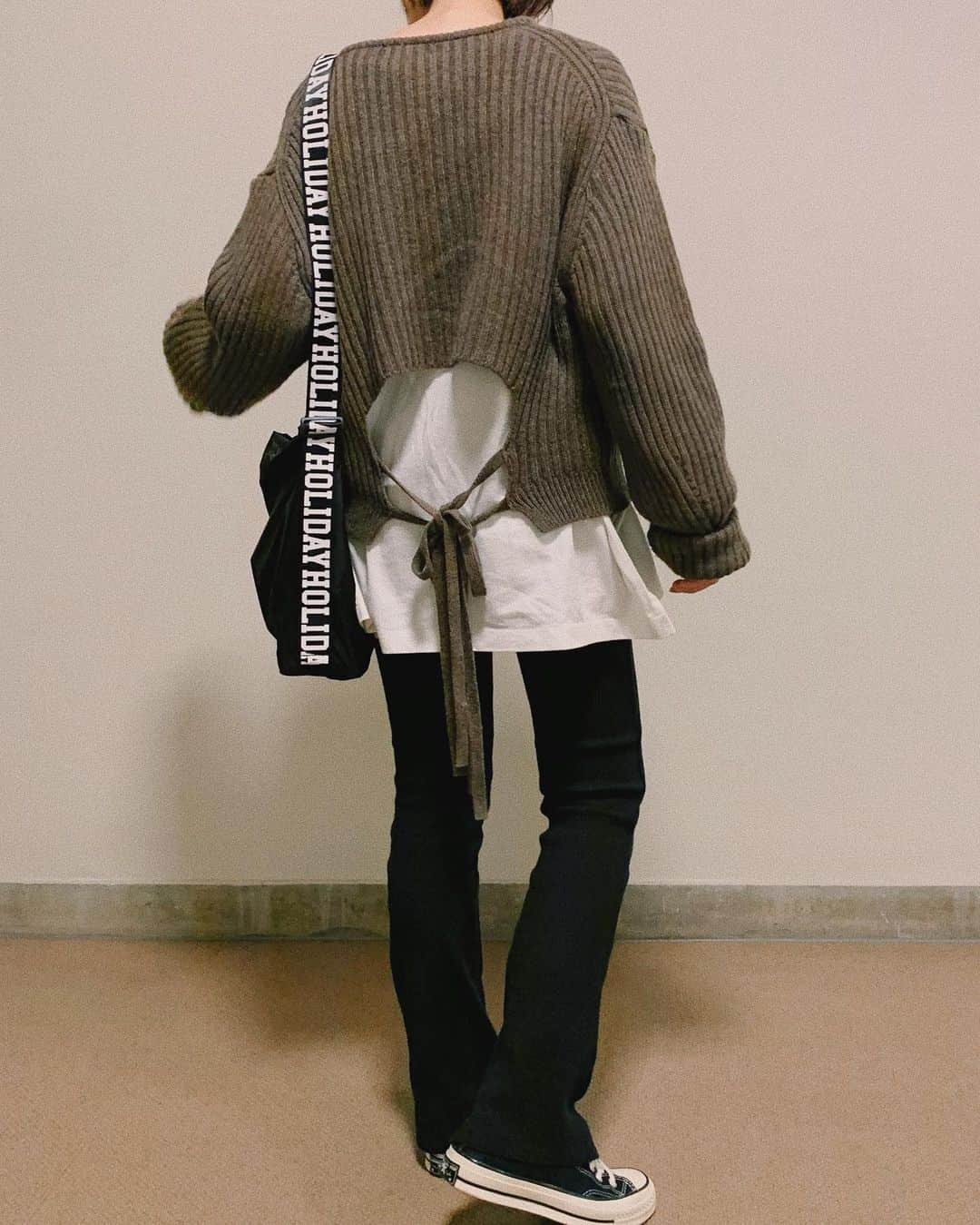 のインスタグラム：「﻿ ﻿ このニット韓国で買ってから﻿ なんか難しくて着てなかった🥺﻿ ﻿ ﻿ #ファッション#コーデ#コーディネート#fashion #coordinate #code #オシャレ #ootd #outfit #wear」
