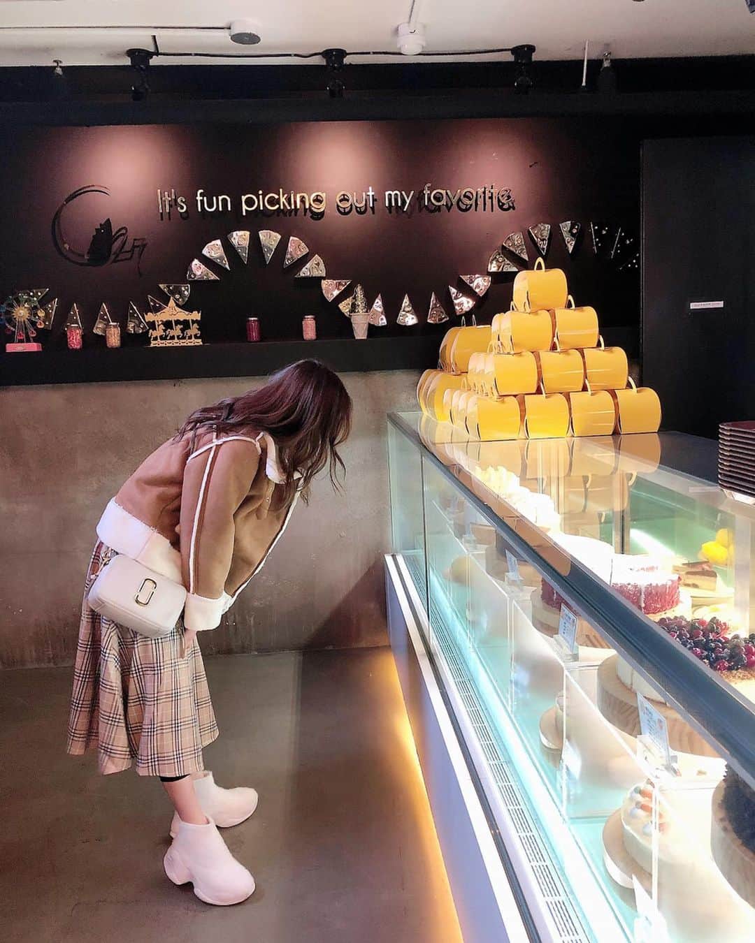 村瀬紗英さんのインスタグラム写真 - (村瀬紗英Instagram)「#dailylook ずっちーなあ...🧀💗🤤 #🧀 #치즈 #카페」11月19日 12時12分 - saepiiii.m