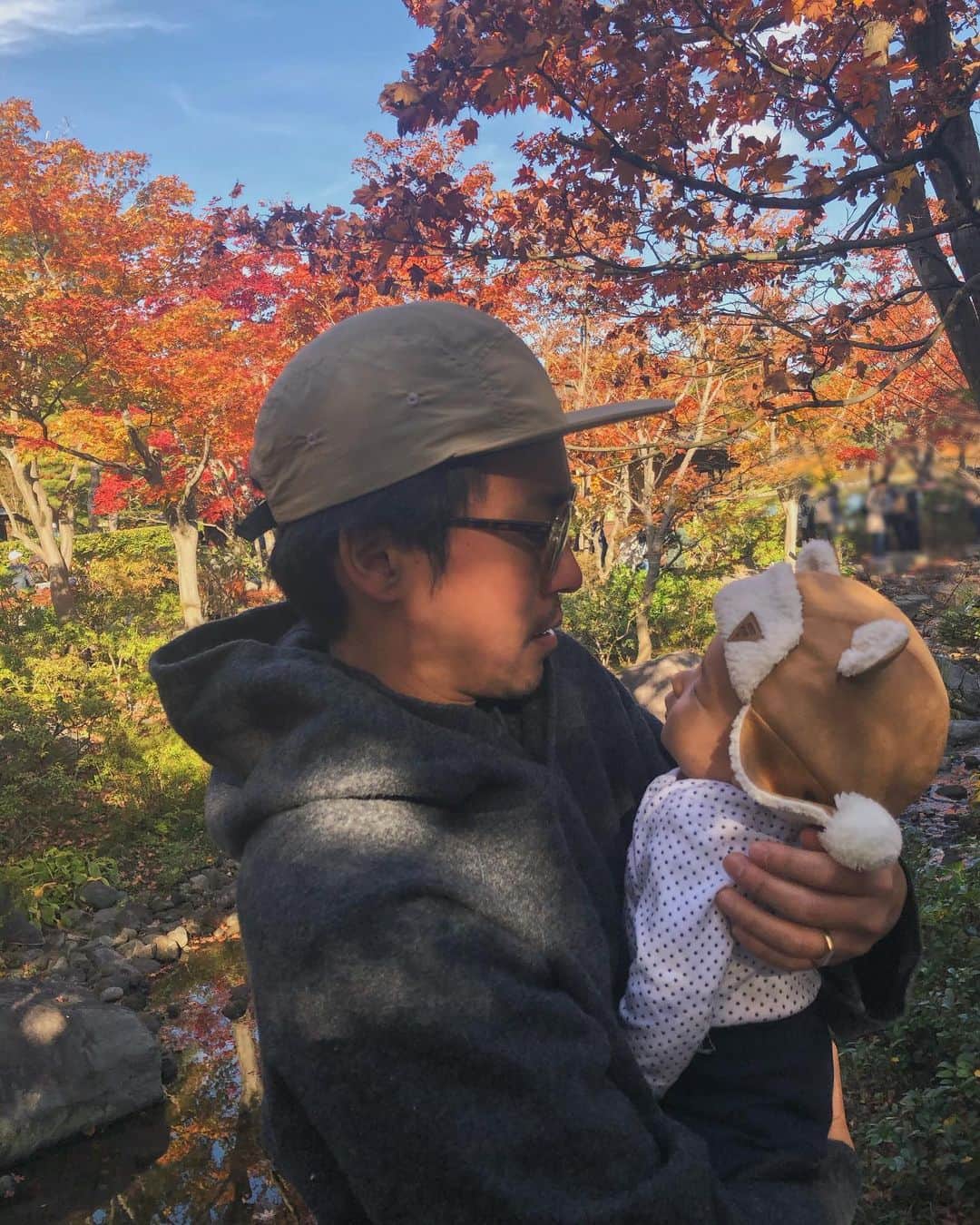 佐野真依子さんのインスタグラム写真 - (佐野真依子Instagram)「🦊🍁秋散歩🍁🐿」11月19日 12時26分 - sanomaisanomai