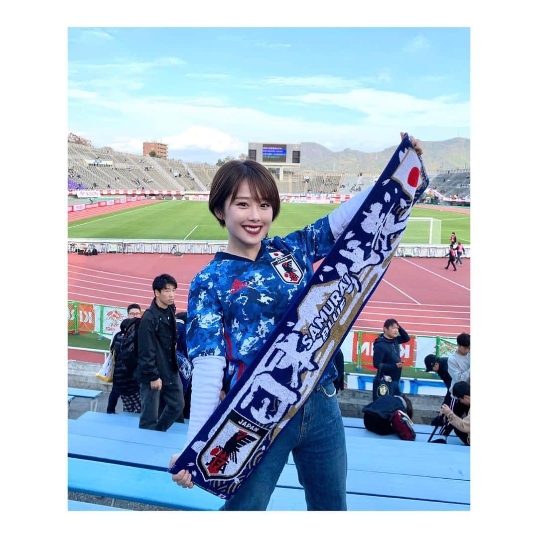 峰麻美さんのインスタグラム写真 - (峰麻美Instagram)「新ユニ⚽️🇯🇵☀️ #soccer #football #futbol #daihyo #japannationalteam  #サッカー日本代表 #u22日本代表  #東京五輪世代  #エディオンスタジアム広島 #広島県 #サッカー好き女子 #日本晴れ #新ユニ #キリチャレの日 #beer #ilovebeer #beerstagram #ビール #ビール党 #ビール部 #ビアスタグラム #ビール女子 #ビール好き女子 #ビールクズ #クズ活 #kirin #一番搾り」11月19日 12時30分 - asaaaaami.0702