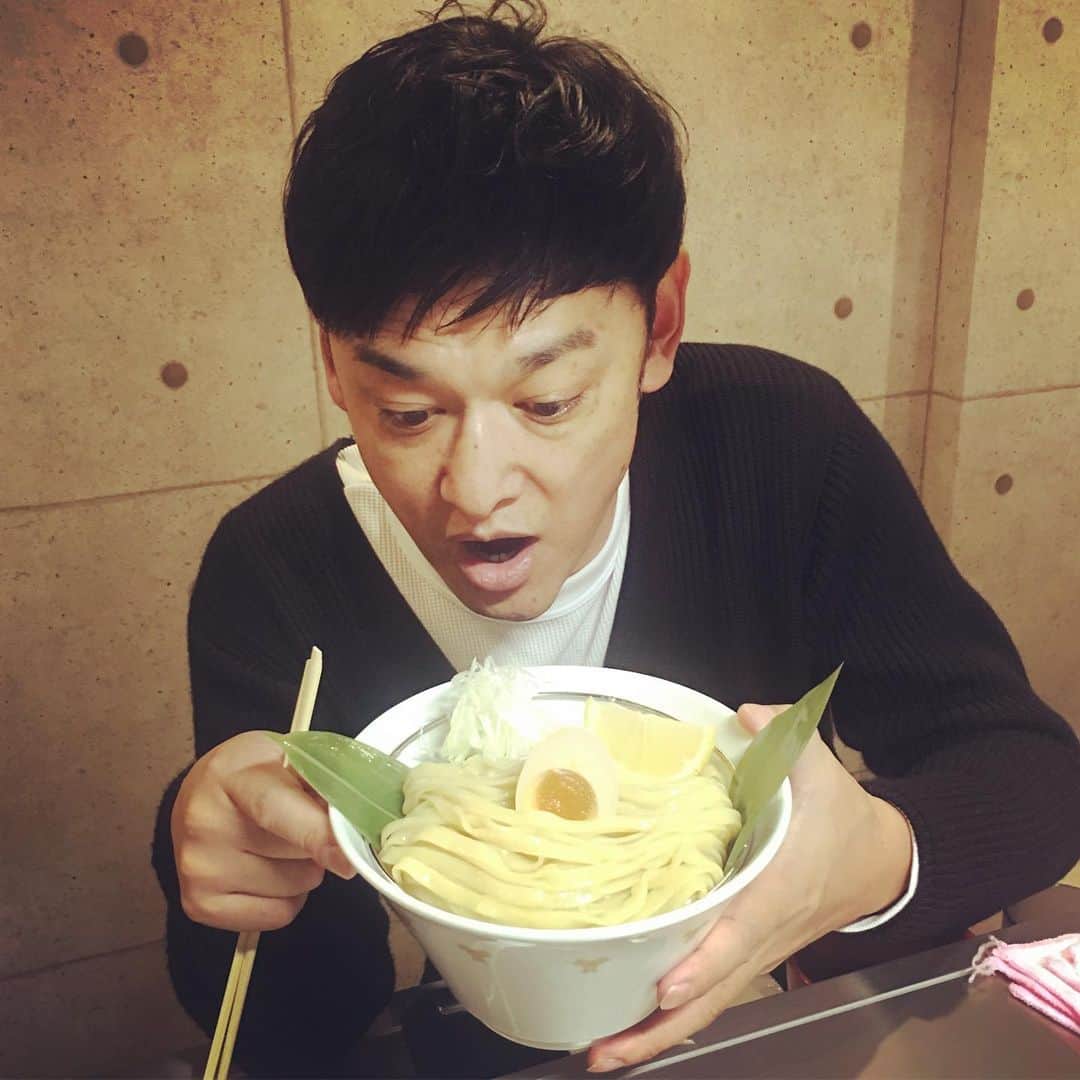 宮田麺児のインスタグラム：「旨すぎる オープン記念特別限定麺 タリアテッレ！！！ 旨すぎてなくなる前に 自ら食べに来た！ ※旨すぎのため追加発注しました（笑）  #宮田麺児#天五中崎#つけ麺#あやひかり#小麦#ラーメン」