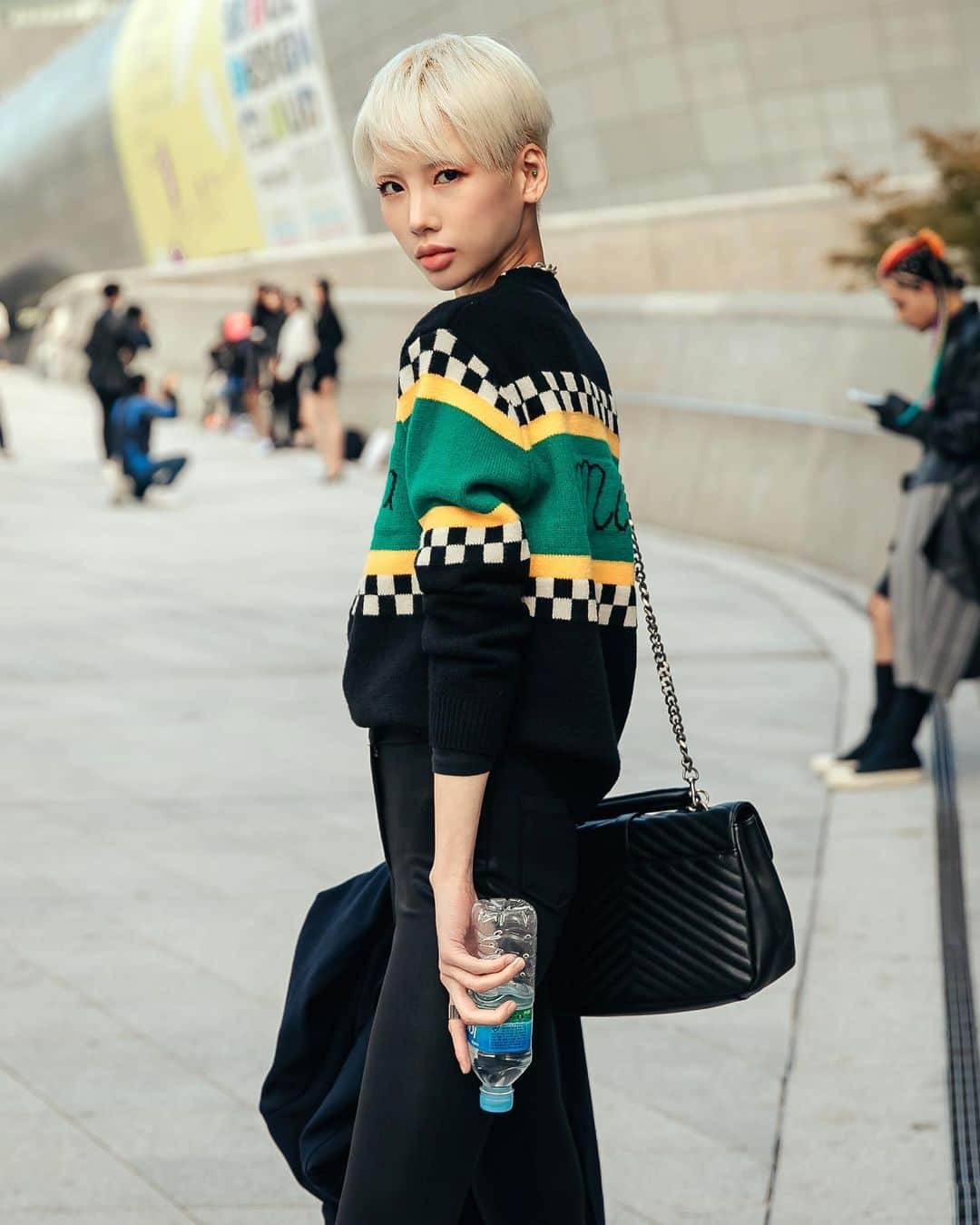 가로수길 , Seoulさんのインスタグラム写真 - (가로수길 , SeoulInstagram)「Seoul Street Fashion Style 📸📸 @jaylim1 🔥 서울 사람들」11月19日 12時52分 - jaylim1