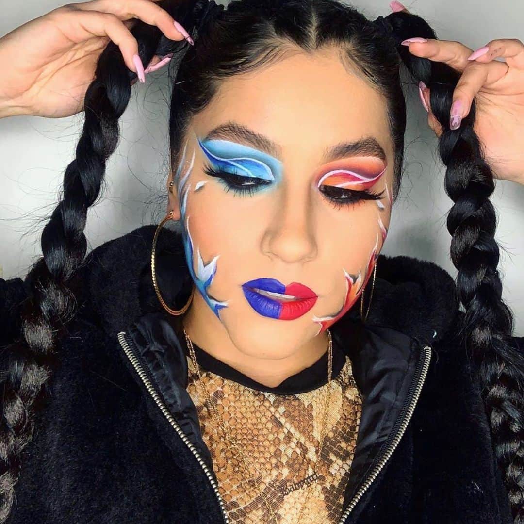 Jeffree Star Cosmeticsさんのインスタグラム写真 - (Jeffree Star CosmeticsInstagram)「TWIN FLAMES🔥 The talented @goldluxkay created this fire & Ice look using The #CONSPIRACY & #MINICONTROVERSY palette along with #velourliquidlipstick shades #REDRUM & #BLUEVELVET 🔥❄️ #jeffreestarcosmetics」11月19日 13時03分 - jeffreestarcosmetics