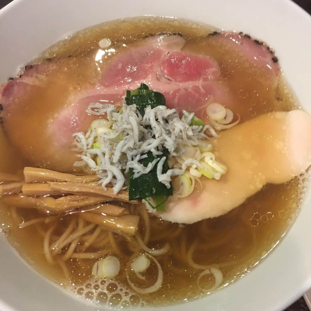 ほんこんさんのインスタグラム写真 - (ほんこんInstagram)「麺バル HACHIKIN にチーム海蔵参上 #麺バル #hachikin #塩ラーメン #煮干ラーメン #鶏油Soba #カレーライス #本鵠沼 #チーム海蔵 #海蔵kaizou  #海蔵 #ほんこん」11月19日 13時43分 - hongkong2015_4_9