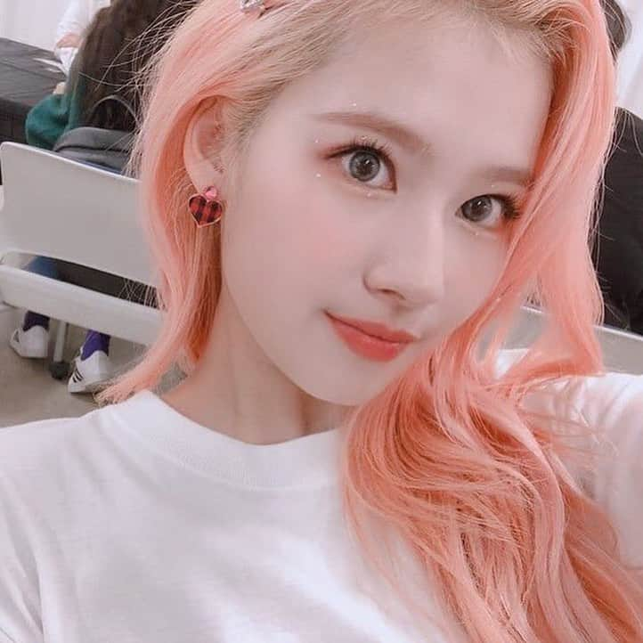 サナさんのインスタグラム写真 - (サナInstagram)「— : 🐿 ♩ #twice #sana #sanaminatozaki #minatozakisana #사나 #jyp #feelspecial #nosananolife #kpop [ © owner ]」11月19日 13時57分 - twicesana