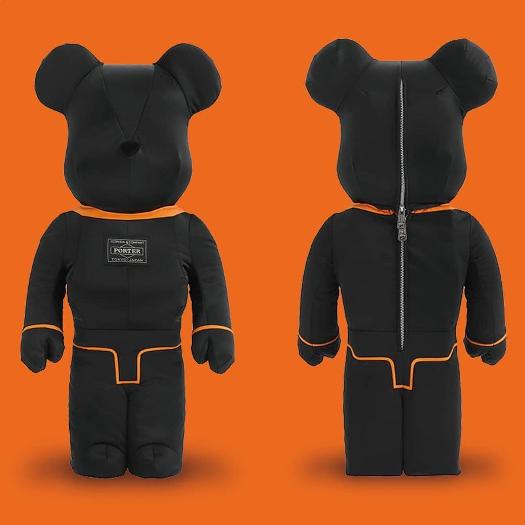 PORTER STANDさんのインスタグラム写真 - (PORTER STANDInstagram)「PORTER × BE@RBRICK 400%/1000% TANKER BLACK Special Editionを発売します。  11月22日（金）渋谷パルコにオープンする吉田カバンの新コンセプトショップ「PORTER EXCHANGE（通称：PX）」。オープンを記念して、PORTER × BE@RBRICK 400%/1000% TANKER BLACK Special Editionを先行発売します。 「PORTER EXCHANGE」は、ベースキャンプの“POST EXCHANGE（売店）”をコンセプトとし、PORTERの代名詞である「TANKER（タンカー）」をフルラインナップで展開します。その「TANKER」の生地を身にまとったBE@RBRICKです。  価格：[400%]￥15,000（税抜） [1000%]￥50,000（税抜）  このアイテムは、PORTER EXCHANGE SHIBUYA、PORTER（OMOTESANDO・MARUNOUCHI・OSAKA）、PORTER STAND（品川駅店、東京駅店、京都店）、PORTER SEOUL（GANGNAM、HANNAM、GAROSU）、KURA CHIKA by PORTER（HONG KONG、TAIWAN 一部店舗のみ）、吉田カバンオフィシャルオンラインストア、メディコム・トイ直営店及びオンラインストア各店での限定発売です。  発売日：11月22日（金） 発売店舗：PORTER EXCHANGE SHIBUYA  発売日：11月23日（土） 発売店舗：PORTER（OMOTESANDO・MARUNOUCHI・OSAKA）、PORTER STAND（品川駅店、東京駅店、京都店）、PORTER SEOUL（GANGNAM、HANNAM、GAROSU）、KURA CHIKA by PORTER（HONG KONG、TAIWAN 一部店舗のみ）、吉田カバンオフィシャルオンラインストア、メディコム・トイ直営店及びオンラインストア各店 ※吉田カバン オフィシャルオンラインストアはAM9：00に発売します。  数量限定につき、在庫がなくなり次第販売終了となります。 店舗ごとに発売日や販売方法が異なります。 発売方法につきましては、各店舗のインスタグラムのアカウントにて改めて情報を配信いたしますのでご確認ください。 PORTER EXCHANGEはこちら https://www.instagram.com/porter_exchange/ PORTER flagship storeはこちら https://www.instagram.com/porter_flagship_store/ PORTER STANDはこちら https://www.instagram.com/porter_stand/  MEDICOM TOYはこちら http://www.medicomtoy.co.jp/ PORTER × BE@RBRICK 400% TANKER BLACK Special Editionはこちら https://www.yoshidakaban.com/product/105180.html PORTER × BE@RBRICK 1000% TANKER BLACK Special Editionはこちら https://www.yoshidakaban.com/product/105179.html  BE@RBRICK TM & © 2001-2019 MEDICOM TOY CORPORATION. All rights reserved.  #yoshidakaban #porter #吉田カバン #ポーター #porterexchahange #px #new #concept #shop #open #japan #tokyo #shibuya #tanker #black #ma1 #special #collaboration #postexchange #渋谷parco #吉田カバン #yoshidakaban #porteryoshida #porterflagshipstore #porterstand #porterseoul #kurachikabyporter #madeinjapan #japan #bearbrick #medicomtoy #toy #exclusive」11月19日 14時20分 - porter_stand