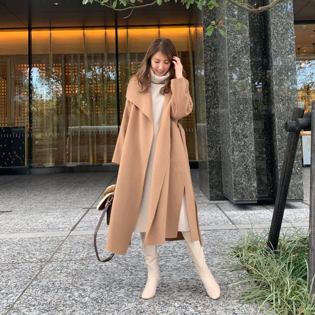 美香さんのインスタグラム写真 - (美香Instagram)「落ち感のあるふんわりシルエットなガウンコート🧥🧡 軽くて着心地がイイっ！ （ @fray_id だよっ♡） ミルクティーカラーでまとめてみました☕️🍼 私服。フレイ率 高めです😀 #frayid  #私服」11月19日 15時19分 - mikaofficial99