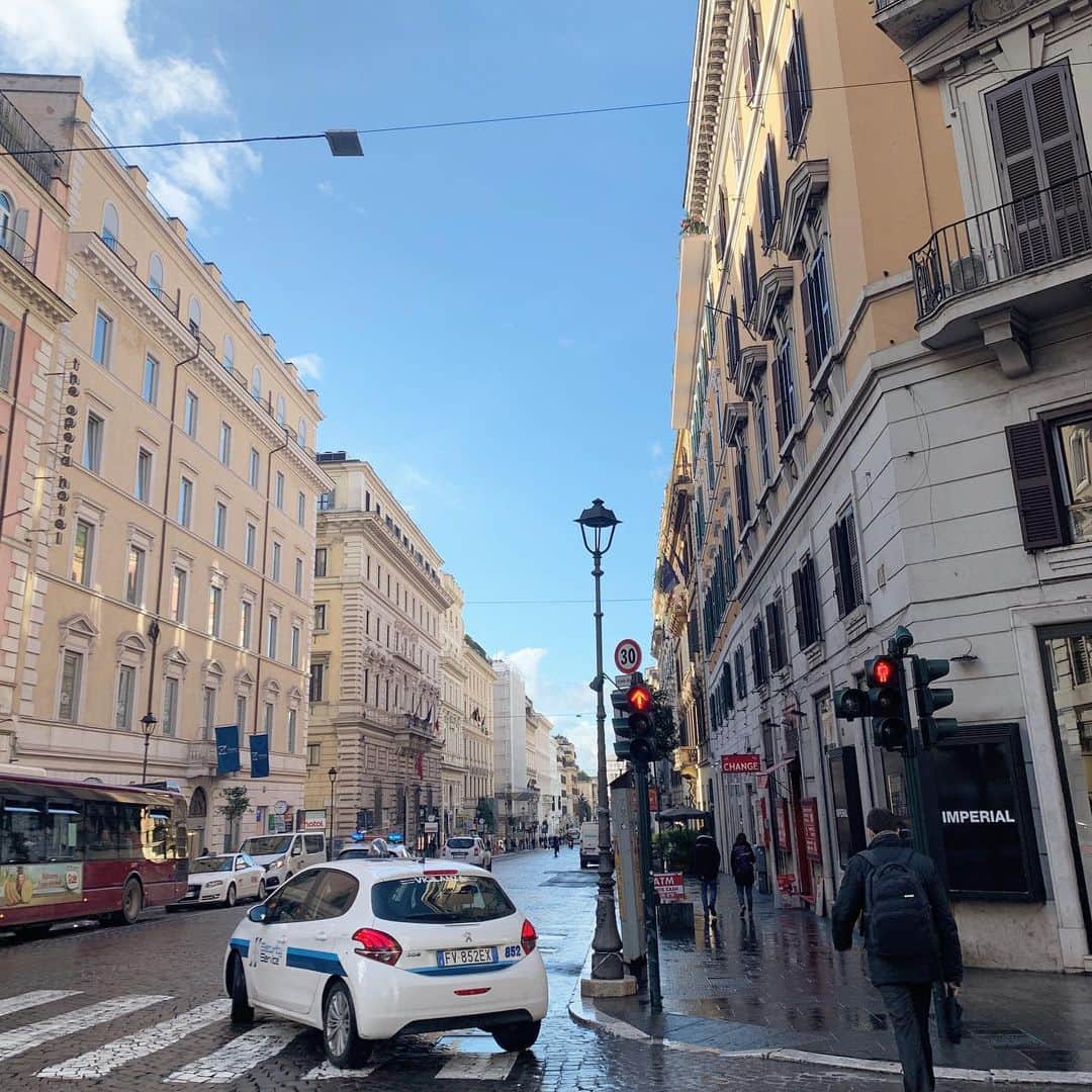 saanaaeのインスタグラム：「roma, 🇮🇹にきています りあるたいむ苦手やけど今回がんばりたい☺️ #イタリア」