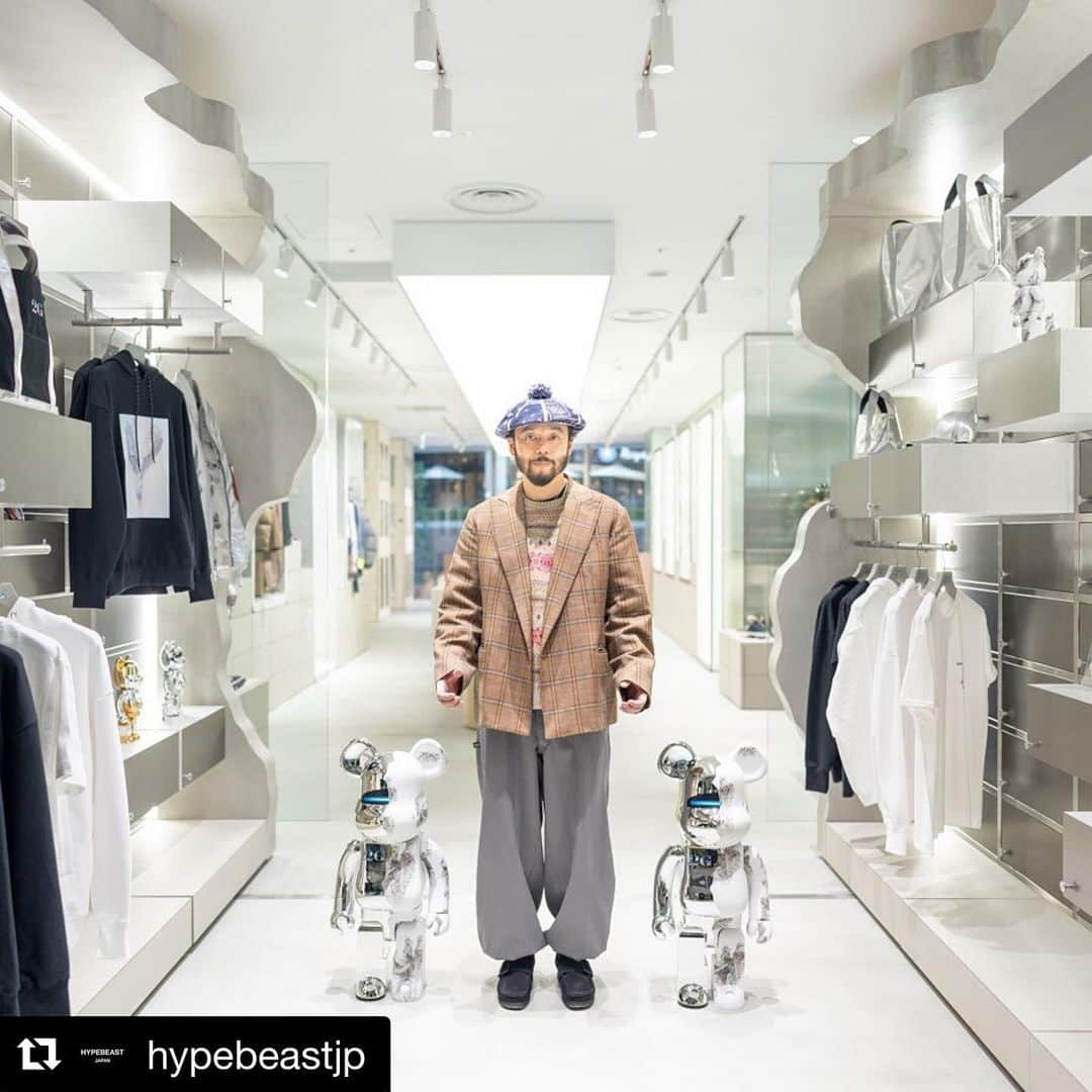 MEDICOM TOYさんのインスタグラム写真 - (MEDICOM TOYInstagram)「#Repost @hypebeastjp with @get_repost ・・・ Interviews : 11月22日（金）にオープンを迎える『渋谷PARCO』に誕生する新感覚スタジオ 『2G』を@poggytheman が案内。⁠『2G』第1弾プロジェクトは、@danielarsham × @hajimesorayamaofficial によるコラボレーション展。今回の『2G』の展示にも深く関わり、今後もこのショップでアパレルのディレクターを務めるPoggy氏『2G』の見所について紹介いただこう。フルインタビューは #linkinbio から。#2gtokyo#parco#danielarsham⁠⠀ Photo: Yasuyuki Takaki」11月19日 15時45分 - medicom_toy